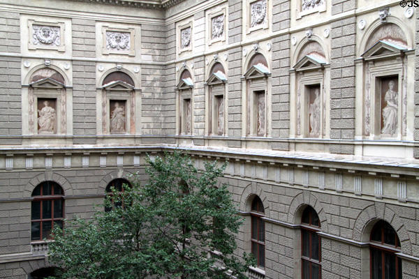 Courtyard at Kunsthistorisches Museum. Vienna, Austria.