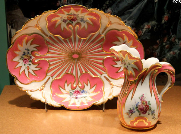 Sèvres porcelain rose ewer & basin (1758) by Antoine-Toussaint Cornailles at Gardiner Museum. Toronto, ON.