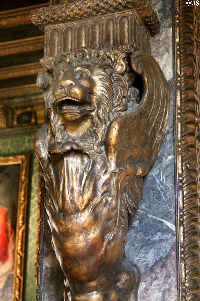 Carved lion on pillar at Lenbachhaus. Munich, Germany.