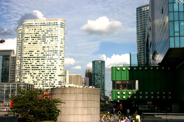 Cur Défense over Esplanade at La Défense. Paris, France.