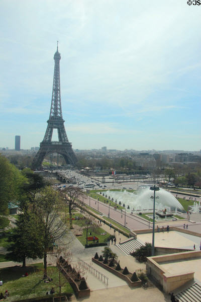 Eiffel Tower over Trocadero water fountains. Paris, France.