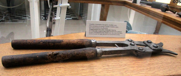 Peugeot barbed wire cutter (model 1915) at Armistice Rail Car Museum. Compiègne, France.