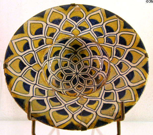 Tondino earthenware plate (c1520-30) Italy, Montelupo at Château de Clos Lucé. Amboise, France.
