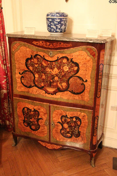 Writing desk in cabinet (1765-70) by Jean-François Hache of Grenoble at Musées des Arts Décoratifs. Lyon, France.