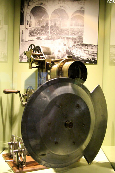 Lumière 75mm movie projector (1900) used at l'Exposition universelle de Paris of 1900 at Lumière Museum. Lyon, France.