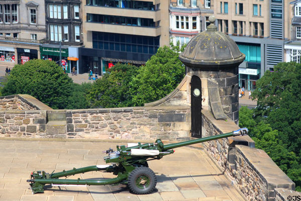 One o'clock Gun a tradition started in 1861 to help ships in harbor set their clocks at Edinburgh Castle. Edinburgh, Scotland.