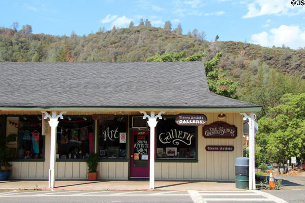 Gallery & hillside. Mariposa, CA.
