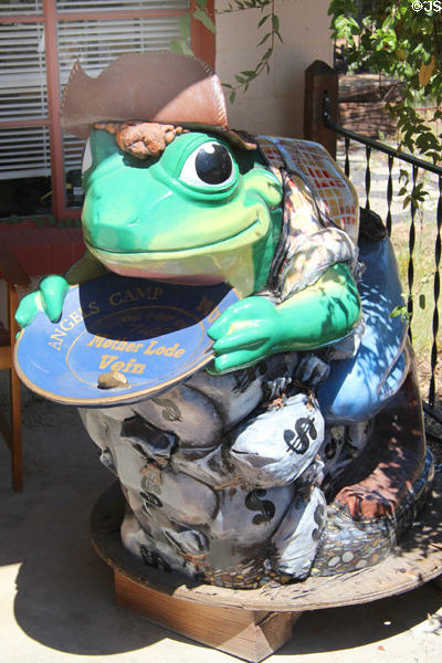 Angels Camp Museum & Carriage House (753 S. Main St. HW 49) with frog statue symbolizing Angels Camp & the meeting of two Mother Lode gold veins. Angels Camp, CA.