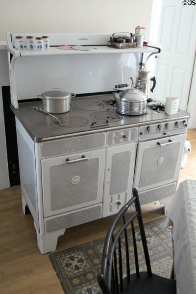 Kitchen range by Glenwood at Hurlbut-Dunham House. Wethersfield, CT.