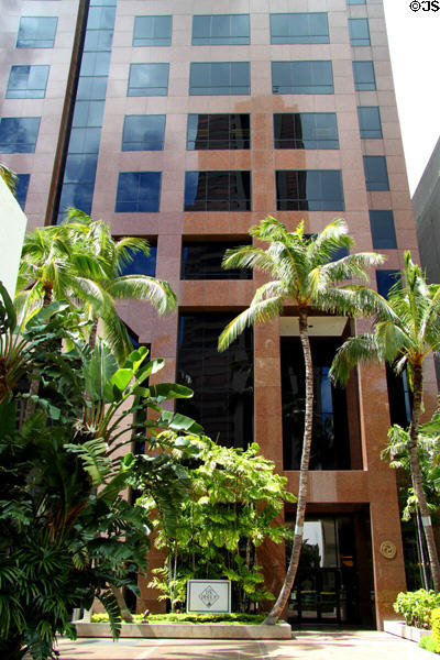 Entrance level of 1132 Bishop Street. Honolulu, HI.