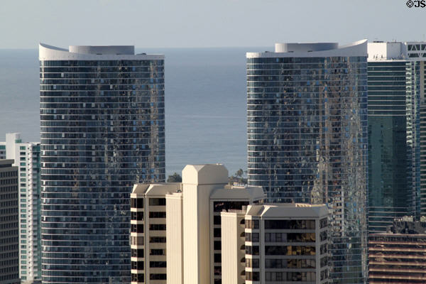 Crowns of Moana Pacific Towers (2007) (1288 Kapiolani Blvd.). Honolulu, HI.