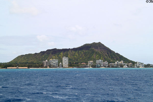 Diamond Head over buildings east of Kapi''olani Park. Waikiki, HI.
