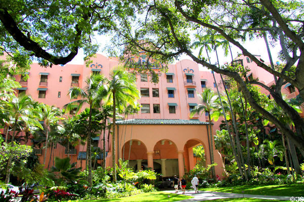 Courtyard entrance of The Royal Hawaiian Hotel. Waikiki, HI.