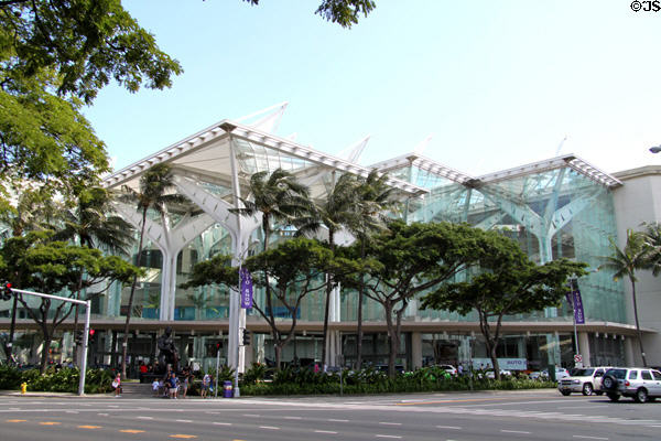 Hawaii Convention Center (1998) (1801 Kalakaua Ave.). Honolulu, HI. Architect: Wimberly Allison Tong & Goo (WATG).