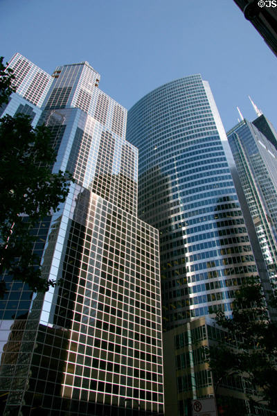 1 South Wacker, Hyatt Center & 111 South Wacker. Chicago, IL.