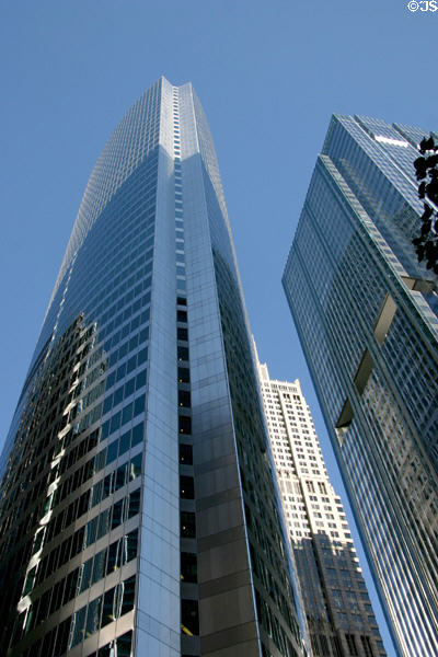 Hyatt Center (2005) (48 floors) (71 South Wacker Drive). Chicago, IL. Architect: Pei Cobb Freed & Partners + A. Epstein & Sons International.