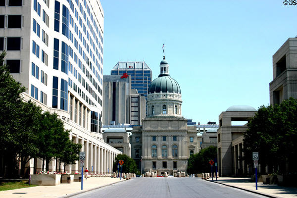 Indiana Government Center State Office Building (1960 & 93). Indianapolis, IN. Style: Modern. Architect: Graham, Anderson, Probst & White then Raymond S. Kastendieck.
