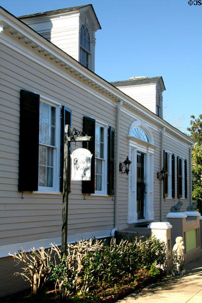 Holly Hedges House (c1796) (S. Wall at Washington St.). Natchez, MS.