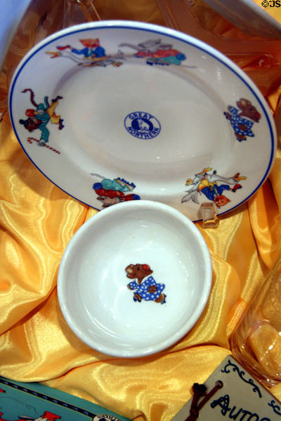 Great Northern child's dining car china service at Museum of the Yellowstone. West Yellowstone, MT.