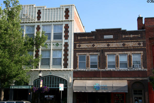 Fechter Hotel (1918) (128 E. Main St.) with white terra-cotta beside Saunders building. Bozeman, MT. Style: Gothic Revival. Architect: Fred Willson.