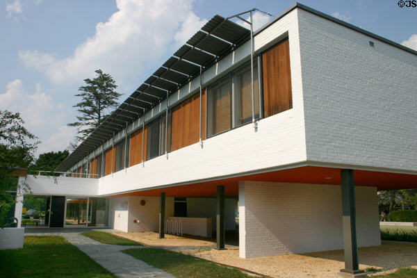 Ferry House (1950) on Vassar campus. Poughkeepsie, NY. Architect: Marcel Breuer.