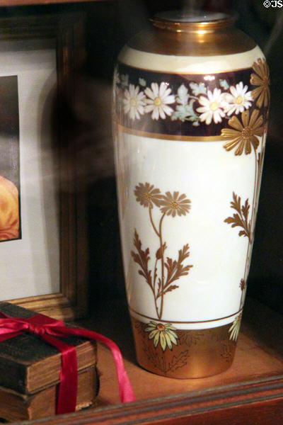 Flowered vase at Fort House. Waco, TX.