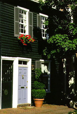 Colonial house on Prince Street. Alexandria, VA.