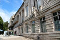 Original facade of Ulster Museum with newer modern wing beyond. Belfast, Northern Ireland.