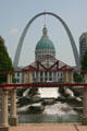 Old St. Louis County Courthouse framed by the Gateway Arch. St Louis, MO.